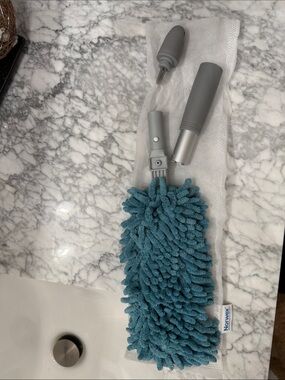 EnviroWand Sleeve Norwex Teal Chenille Microfiber Duster with Gray Handle.
BNWT